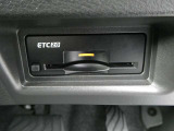 高速の料金所で、小銭を探さず楽々通過できる『ETC』で快適にドライブ出来ます。また、マイレージ登録で更にお徳にご利用頂けます。詳しくは072-833-1883までお願いします。