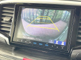 【バックカメラ】駐車時に後方がリアルタイム映像で確認できます。大型商業施設や立体駐車場での駐車時や、夜間のバック時に大活躍!運転スキルに関わらず、今や必須となった装備のひとつです!