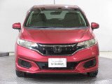 Hondaのデザインアイデンティティーの「ソリッド・ウイング・フェイス」を具現化しました。Hondaの象徴「H」マークを中心にフロントグリルからヘッドライトまでを1つのつながりとしてデザインしました。