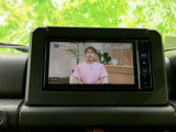 停車中に楽しめるTV機能が搭載されています。道中の待ち時間や休憩時に、動画コンテンツでリラックスした時間を過ごせるでしょう。
