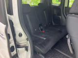 機能性とデザイン性を兼ね備えた内装。運転に必要な情報がわかりやすく表示され、操作もスムーズに行えます。