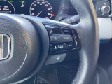Hondaセンシングの機能のひとつ、アダプティブクルーズコントロール付!アクセルから足を離しても設定したスピードと前車との車間を保ち走行してくれます!車線維持もアシスト☆高速道路で疲労軽減ですね☆