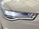 ●LEDヘッドライト:夜間走行時も良好な視界を確保し安心して運転できる高輝度LEDヘッドライトを装備!点灯速度が早く、消費電力も抑えられています。