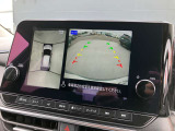 【アラウンドビューモニター】はまるで上から見ているような視点で周囲を確認できます!駐車が苦手な方でも安心して駐車できますね♪