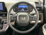 【車線維持支援システム】高速道路走行時、車線からはみ出しそうな時にステアリングを制御。より安心・安全な運転をサポートしてくれます!