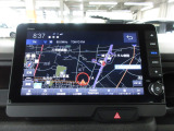 ナビゲーションを装備。多彩な機能で快適ドライブをアシスト。オーディオ機能も充実していますね。