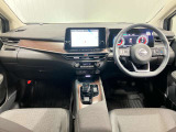 運転席からの視界が左右に広く隅々まではっきりと見渡せます。車の前端も把握しやすく安心して運転できます!