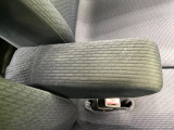 【アームレスト】運転中の身体の負担を軽減してくれるアームレストを装備♪