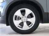 5スポーク7.5J&times;18インチシルバーアルミホイール。衝突回避・被害軽減ブレーキシステムやパイロット・アシストなど、数多くの先進安全・運転支援機能を標準装備。