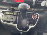 【 シフト 】スムーズなシフトチェンジで快適にお車を操縦していただけます!
