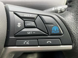 プロパイロットスイッチ。同一車線でのハンドルとアクセルのアシストが可能 長距離ドライブ時に同乗者との会話が弾みます。