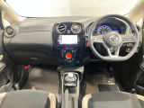 【運転席・助手席転席】運転席の足もともゆったりで長距離ドライブでも快適に★