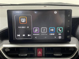 【純正9インチディスプレイオーディオ】FM・AMラジオやBluetooth接続、フルセグTVの視聴など多彩な機能を搭載しています。CarPlay、AndroidAutoにも対応。
