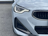 また、BMW正規認定中古車は、エマージェンシーサービスが自動付帯。24時間365日、皆様のカーライフをサポート致します。確かな安心のうえで、「駆けぬける歓び」をご堪能ください。