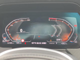 洗練されたデザインのメーターが、運転席をスタイリッシュに演出します。走行情報を一目で確認でき、運転をサポートします。