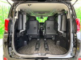 普段のお買い物や通勤、送迎等に十分な荷室スペースを確保しております。セカンドシートを倒すと、大きな荷物の積載も可能です♪