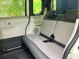運転席周りはシンプルで操作性に優れています。必要な情報が視認しやすく、安全運転をサポートします。