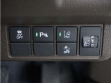 ◆パーキングセンサーシステム◆車庫入れの時などに近くに障害物がある場合、障害物までの距離を音で知らせてくれます。