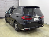 Honda SENSING装着車です。衝突を予測してブレーキをかけたり、前のクルマにちょうどいい距離で走行できる多彩な安心・快適機能を搭載した支援システムがドライバーをサポート。