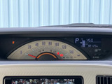 視認性の高いメーターデザインで、運転に必要な情報をしっかり確認できます。運転状況を一目で把握できるので、安全運転に貢献します。