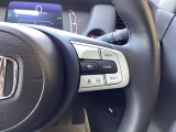 Hondaセンシングの機能のひとつ、アダプティブクルーズコントロール付!アクセルから足を離しても設定したスピードと前車との車間を保ち走行してくれます!車線維持もアシスト☆高速道路で疲労軽減ですね☆