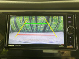 【バックカメラ】駐車時に後方がリアルタイム映像で確認できます。大型商業施設や立体駐車場での駐車時や、夜間のバック時に大活躍!運転スキルに関わらず、今や必須となった装備のひとつです!