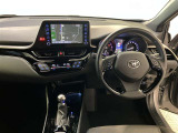 この車で色んな場所へドライブに出かけてみませんか。