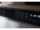 スマートフォンなどの音楽再生が可能なUSB接続ジャック装備車両です♪♪♪