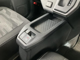 狭い場所での運転も安心。後方の状況を的確に把握し、安全な駐車をサポートします。運転に自信がない方にもおすすめです。