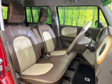 運転席シート廻りは使用感も少なく、良好な状態となっています。丁寧に使われていたことがよくわかりますね。