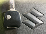 【キーレス】少し離れた場所からでもボタン一つでドアの開錠・施錠ができるのでとっても便利!ドアの鍵穴周りに傷をつけることもありません♪