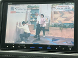 停車中にテレビや動画を楽しめる機能。休憩時間などにリラックスできます。後部座席の方も快適に過ごせるでしょう。
