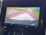 【バックカメラ】駐車時に後方がリアルタイム映像で確認できます。大型商業施設や立体駐車場での駐車時や、夜間のバック時に大活躍!運転スキルに関わらず、今や必須となった装備のひとつです!