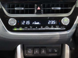 左右独立温度コントロールフルオートエアコンです。運転席、助手席それぞれで独立して温度設定ができます。冷え性の方が乗っても安心ですね♪