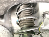 お車を安心してお乗りいただく為には、足回りの定期点検が欠かせません。サービスサポート(有償保証)では無料点検もご提供しており、安心のカーライフをお過ごしいただけるサポート体制が整っています。