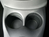 使いやすいドリンクホルダー!