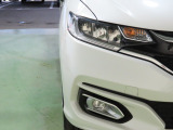 LEDヘッドライトは、点灯の瞬間から光量を発揮し、突然暗くなるトンネルなどでの安定感を高めます。