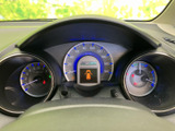 視認性の高いメーター類は、運転に必要な情報を的確にお伝えします。運転状況を一目で把握し、安全なドライブをサポートします。