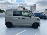 パワースライドドア機能付きです。どなたにも便利な機能です。