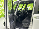 運転席からの視界は良好。操作性にも優れており、運転しやすい環境です。シートの形状も身体にフィットします。