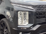 明るくて長寿命のLEDヘッドライト採用