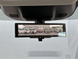 後席の同乗者やラゲッジの荷物で後方が確認できない時はカメラ映像に切り替えると便利です