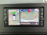 アラウンドビューモニター 駐車場での車庫入れや狭い道路での走行にカメラで確認が出来るので安心です。