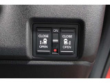 ◆◆両側電動スライドドア!!荷物で手が塞がる時など簡単にドアの開閉が出来ます!何より力いらずで開閉OK!女性やお年寄りにも優しい♪電動機能はOFFにもできますから元気なお子様の駆け出しも安心!