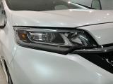 LEDヘッドライトは、点灯の瞬間から最大光量を発揮し、突然暗くなるトンネルなどでの安定感を高めます。