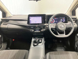 運転席からの視界が左右に広く隅々まではっきりと見渡せます。車の前端も把握しやすく安心して運転できます!