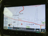 鮮明な地図表示で、道に迷う心配はありません。スムーズなルート案内で、目的地まで安心して運転できます。細部まで確認しやすい画面です。