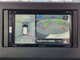 アラウンドビューモニター。上空から見下ろしたような映像が映し出されるので、駐車をスムースに行えます。