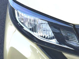 【届出(登録)済未使用車とは】自動車の分類では「新車」「中古車」この2種類しかありません。走行距離が100km未満かつ初度登録または初度届出された車両を「届出(登録)済未使用車」と呼んでいます。