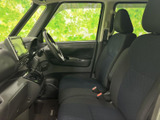 ドライバーの視界を確保した、使いやすい配置。快適な運転をサポートする機能が充実しています。